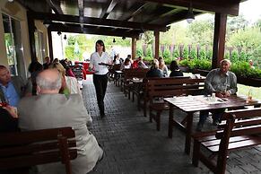 Dolce Villa Hotel