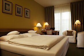 Dolce Villa Hotel