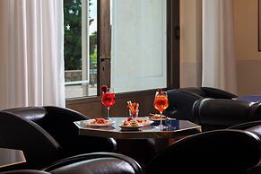 PHI Hotel Astoria