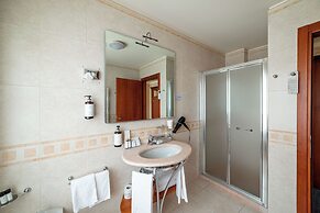 PHI Hotel Astoria