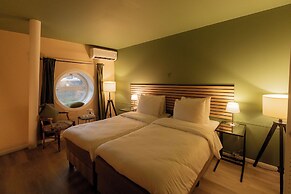 FLOATS by H2OTEL