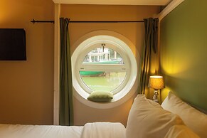 FLOATS by H2OTEL