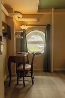 FLOATS by H2OTEL
