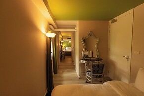FLOATS by H2OTEL