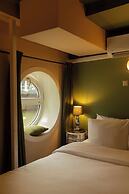 FLOATS by H2OTEL