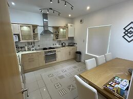 Earle House Serviced Apartments