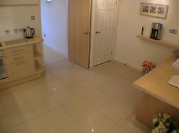 Earle House Serviced Apartments