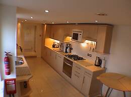 Earle House Serviced Apartments