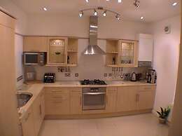 Earle House Serviced Apartments