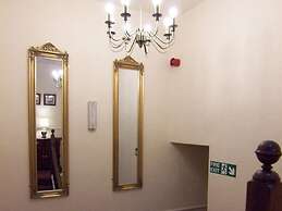 Powys Lodge