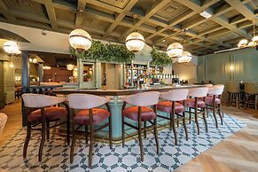 Newgrange Hotel