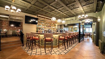Newgrange Hotel