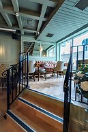 Newgrange Hotel