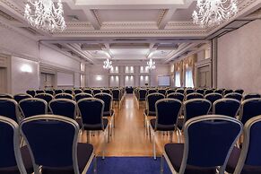 Newgrange Hotel