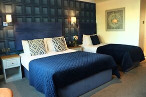 Newgrange Hotel