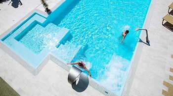 Janus Hotel