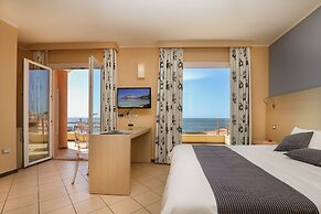 Janus Hotel