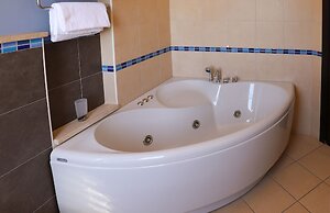 Janus Hotel
