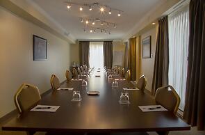 Hotel Brossard, an Ascend Collection Hotel