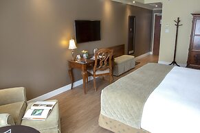 Hotel Brossard, an Ascend Collection Hotel