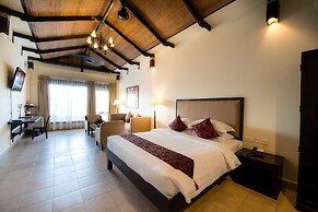 Almond Hotel Sothearos