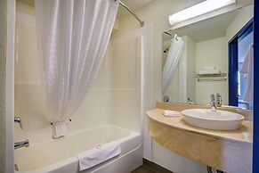 Motel 6 Grande Prairie, AB