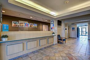 Motel 6 Grande Prairie, AB