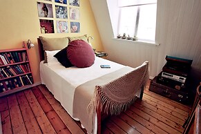 Daddy Long Legs Art Hotel