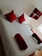 Daddy Long Legs Art Hotel