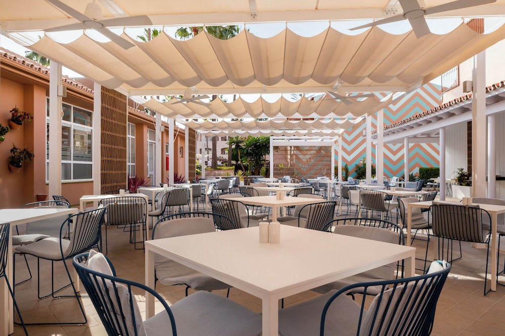 Los Amigos Beach Club