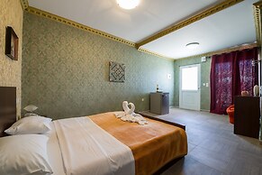 Paradice Hotel Luxury Suites