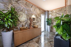 Paradice Hotel Luxury Suites