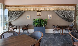 Paradice Hotel Luxury Suites