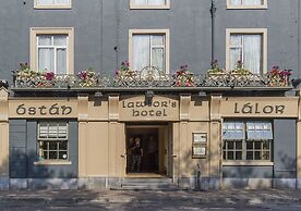 Lawlors Hotel