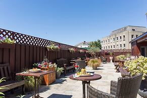 Lawlors Hotel