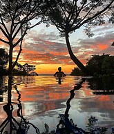 Makanda by the Sea