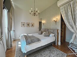 Chateau de Challanges
