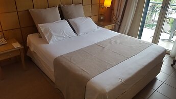 Ionian Plaza Hotel & Spa