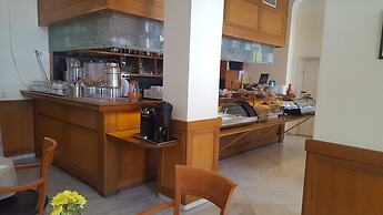 Ionian Plaza Hotel & Spa