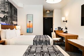 Acclaim Hotel By CLIQUE