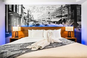 Acclaim Hotel By CLIQUE