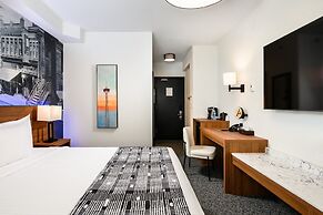 Acclaim Hotel By CLIQUE