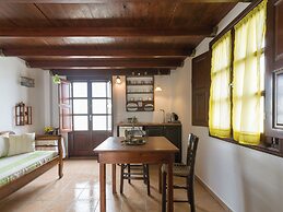 Anna Traditional Apartments