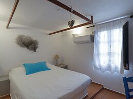 Anna Traditional Apartments
