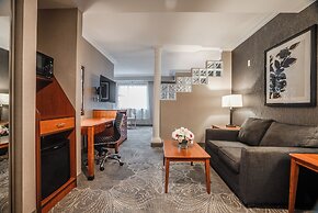 Monte Carlo Inn Barrie Suites