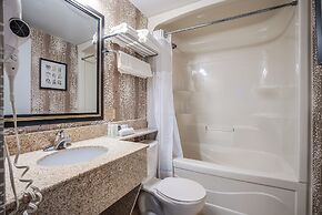 Monte Carlo Inn Barrie Suites