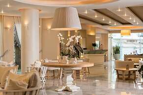 Nefeli Hotel