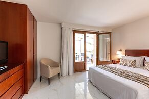 Theartemis Palace