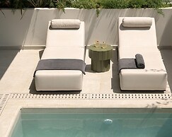 Theartemis Palace