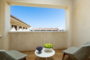 Theartemis Palace